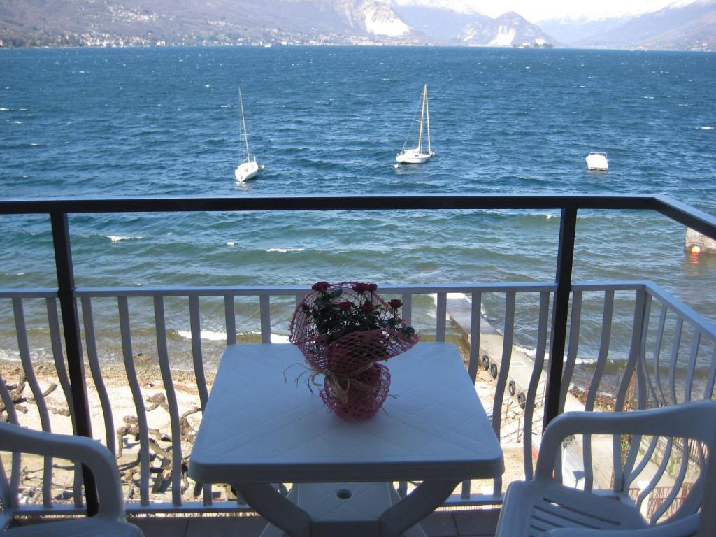 Albergo Riva Reno Di Leggiuno Zimmer foto
